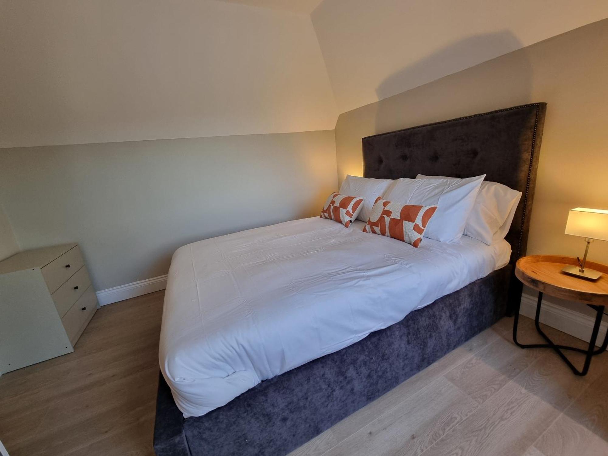 The Ivy Apartments Борнмът Екстериор снимка