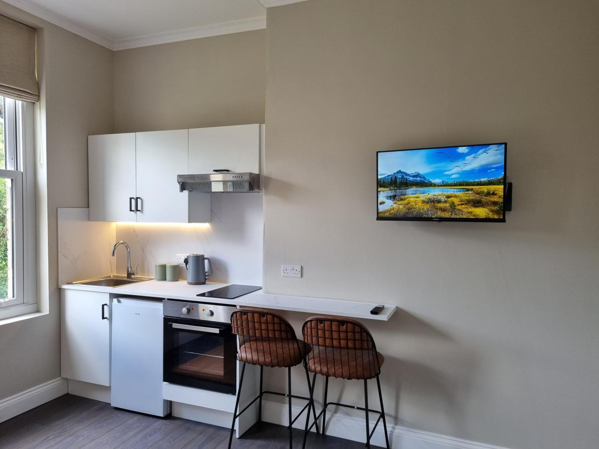 The Ivy Apartments Борнмът Екстериор снимка
