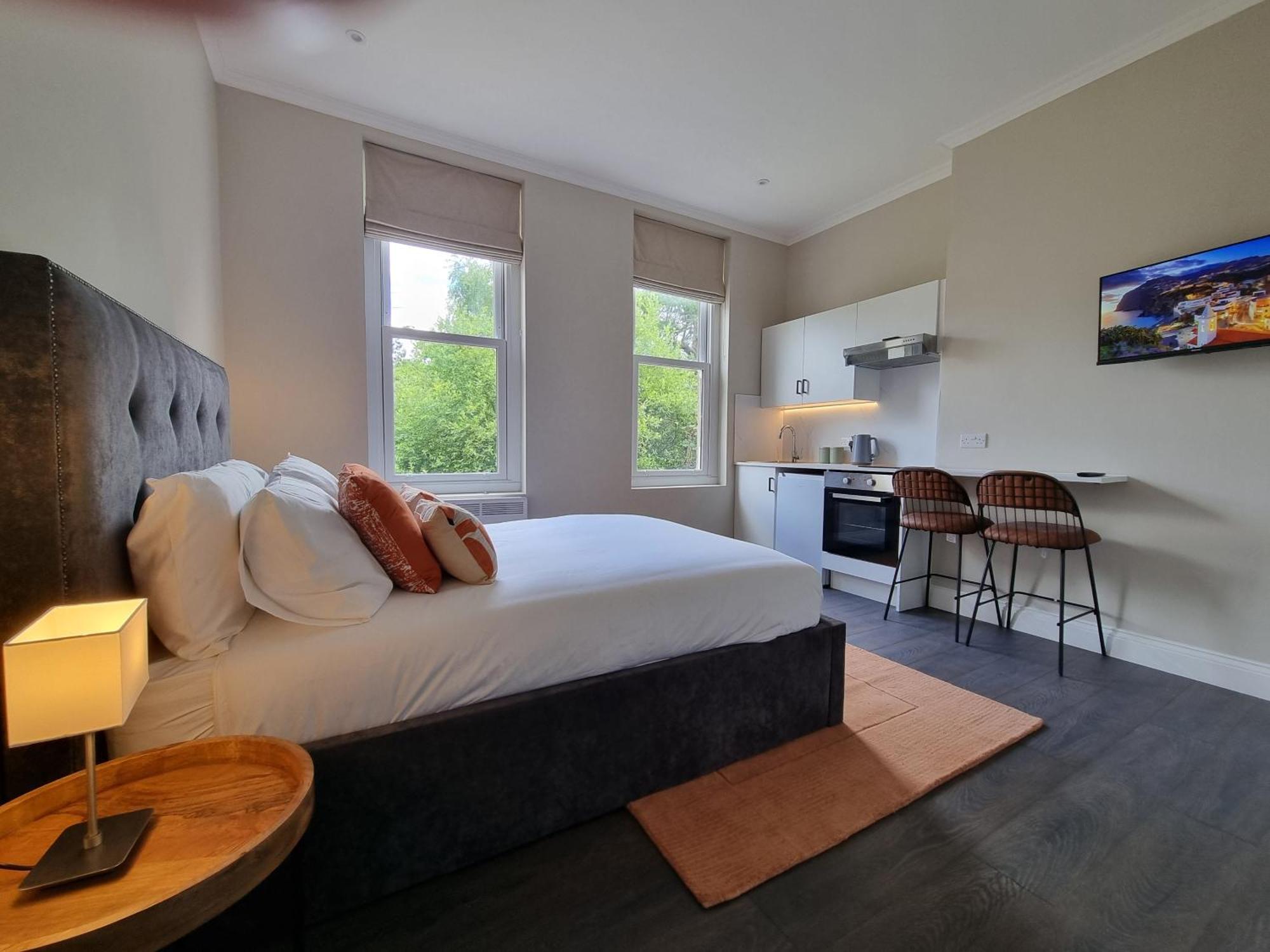 The Ivy Apartments Борнмът Екстериор снимка