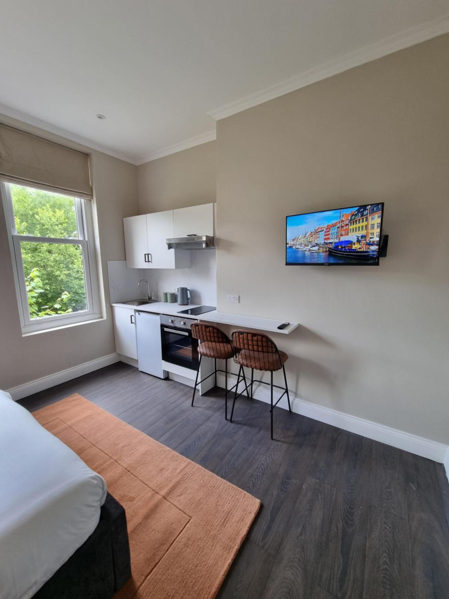 The Ivy Apartments Борнмът Екстериор снимка